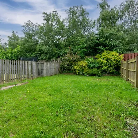 Superb Two Bedroom House Close To Etihad & Coop Live - Private & Free Parking-3