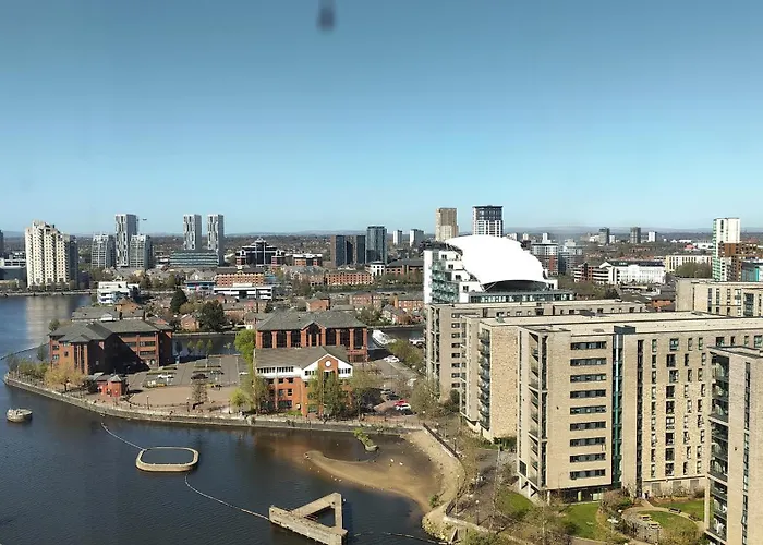 Bee City United Man - Work N Relax 500Mbps Wifi And Netflix - Penthouse-Like City & Waterfront Views
